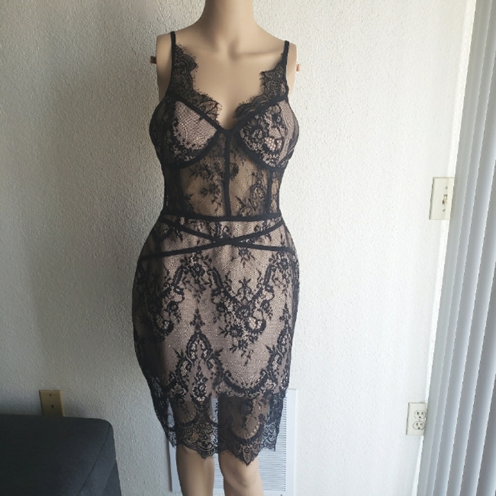 Sexy laced bodycon dress